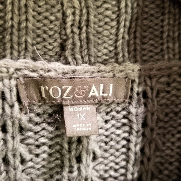 Roz & Ali Hi-low Knit Short Sleeve Sweater - Picture 4 of 7